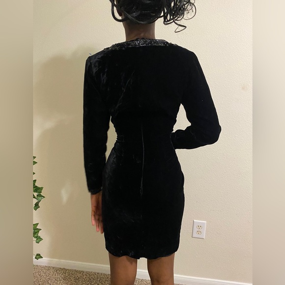 Magali collection, 100% rayon professional dry clean only. SIZE 6 - Picture 3 of 3